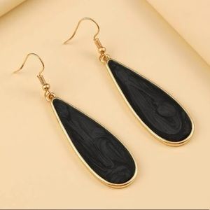 Water Drop Earrings Black Golden